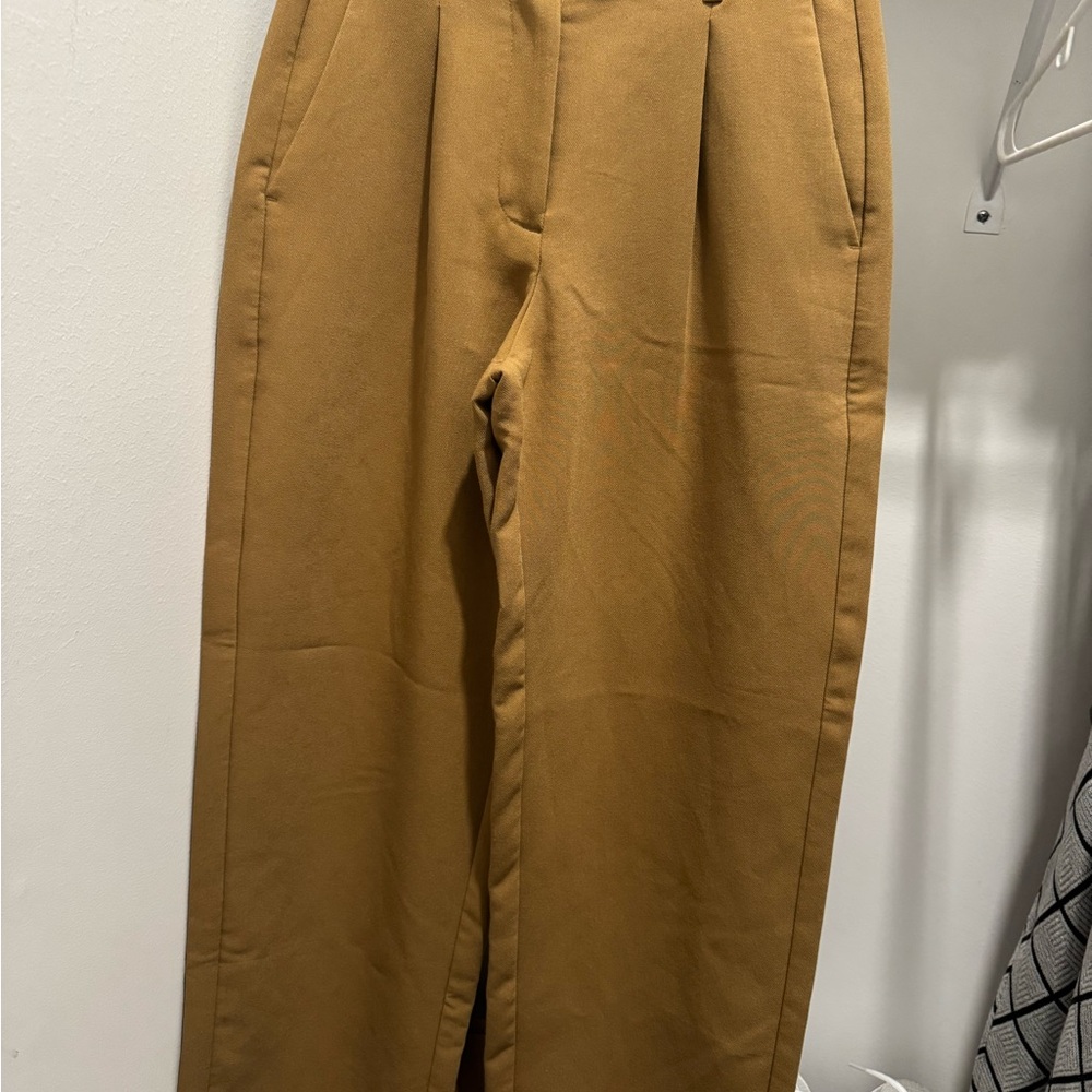 Old Navy Women's Tan Trousers
